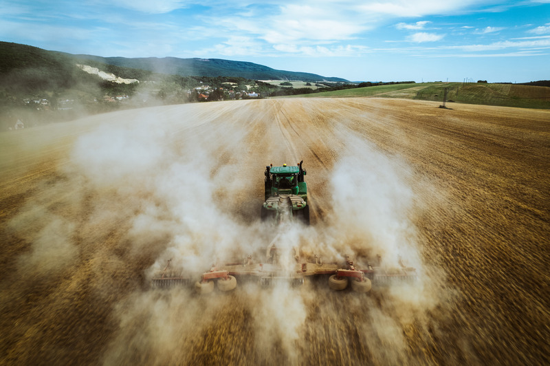 Exportações do agronegócio brasileiro ultrapassam US$ 14 bilhões em agosto, com destaque para soja e carnes