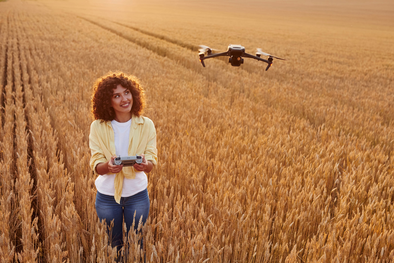 Drones e agricultura regenerativa: como a tecnologia está ajudando a recuperar o solo e aumentar a eficiência no campo